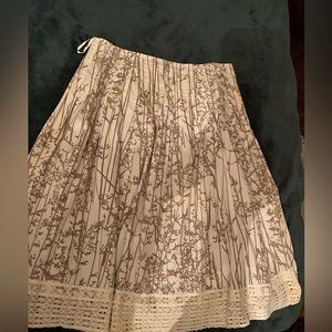 Kay Unger, size 6 skirt. Cream and brown with great detail tucking and hem trim.